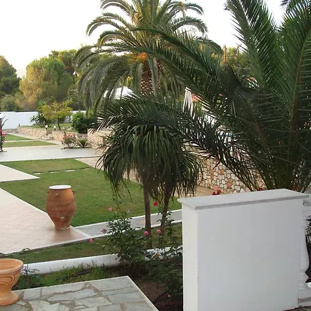 アパート Christina Kanapitsa