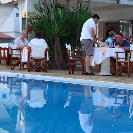 Christina アパート