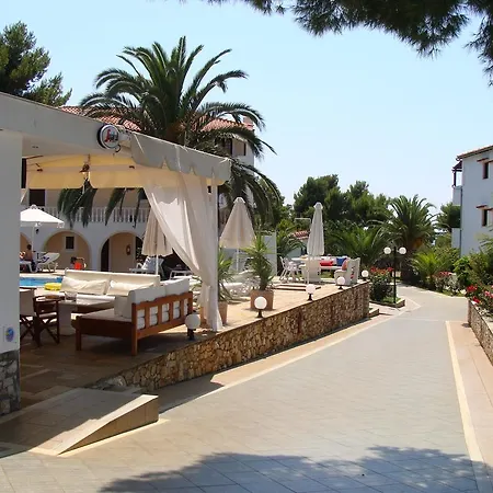 Christina アパート *